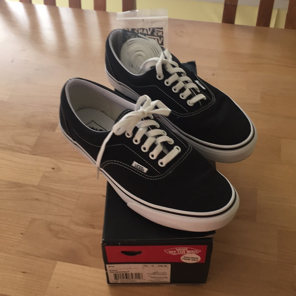 LNC Men’s Vans. 10.0 Black.